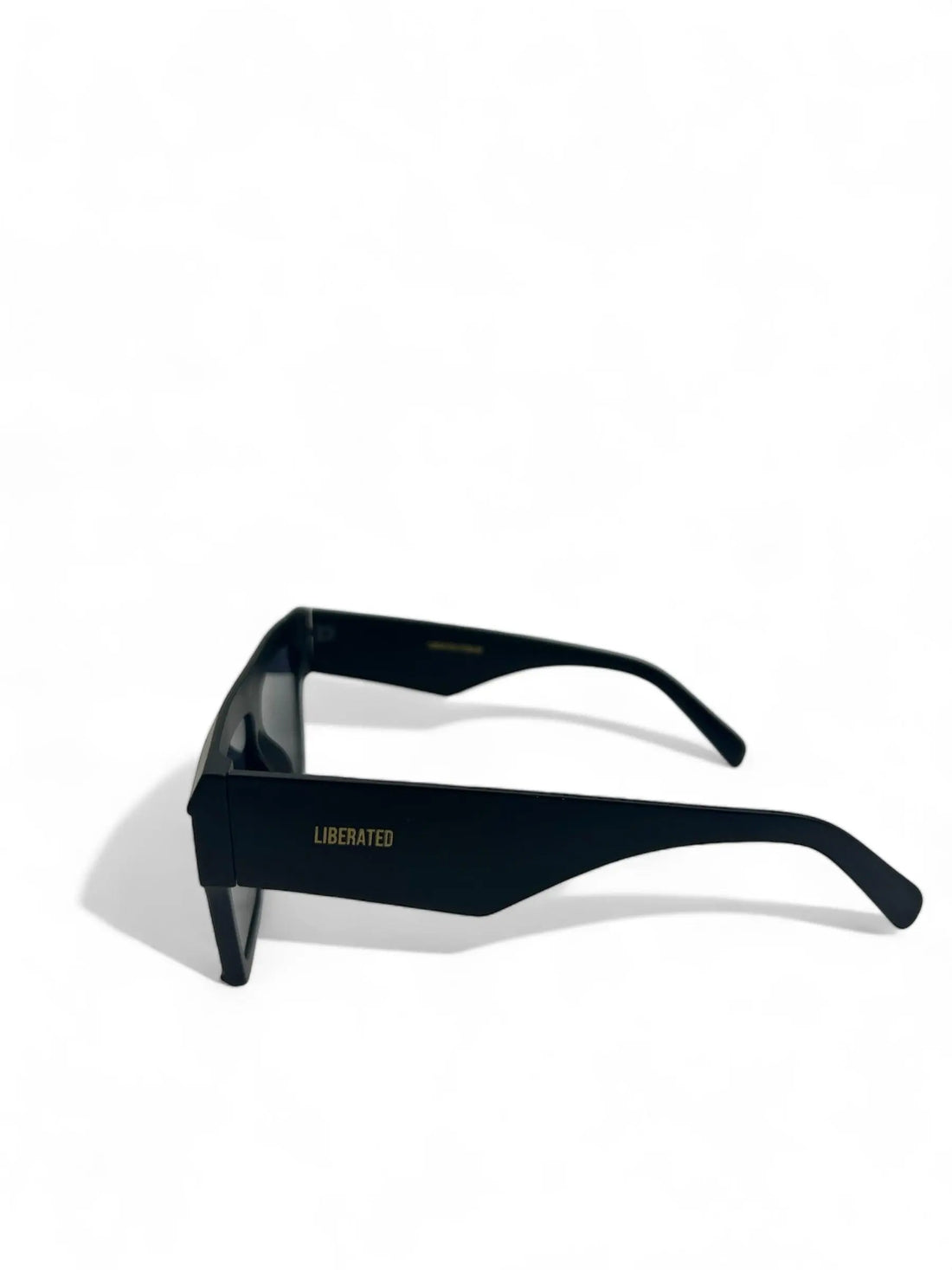 designer flat aviator black sunglasses with a geometric shape 